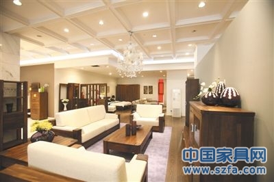 業(yè)內(nèi)人士認(rèn)為,實(shí)木家具的價(jià)值應(yīng)體現(xiàn)在材料和加工工藝的結(jié)合上。