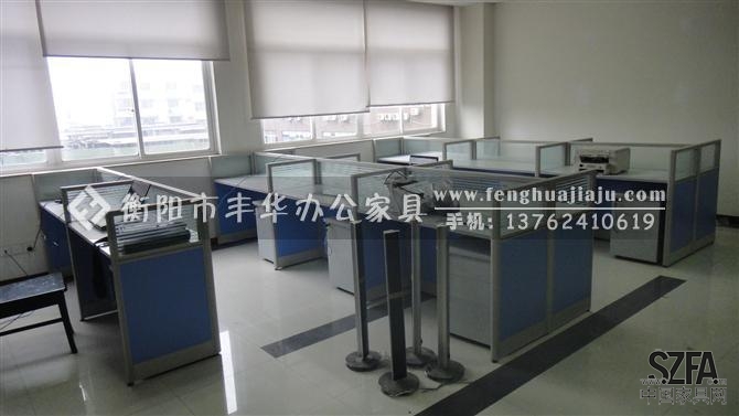 衡陽豐華辦公家具，專業承接辦公家具相關工程。歡迎新老客戶訂購、洽談?。? /><br />
<br />
<br />
 </span></div>
<div><span style=